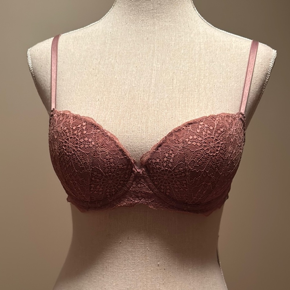 Victoria’s Secret Pink Lace Underwire Bra in Dusty Rose
